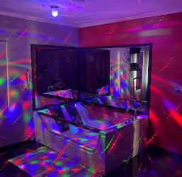 Cabaña Jacuzzi - Disco